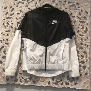 Like new nike windbreaker